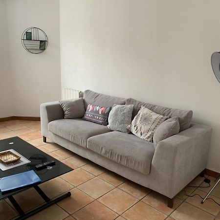 Appartement Avec Terrasse Gien Exterior foto